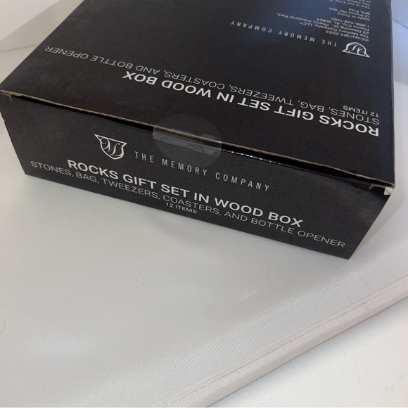 Georgia Bulldogs Rocks gift set in wooden box - Picture 3 of 5